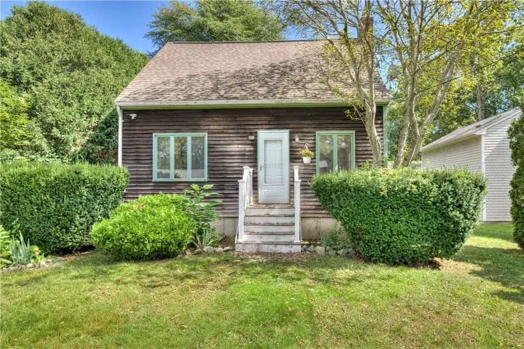 73 South River Dr, Narragansett