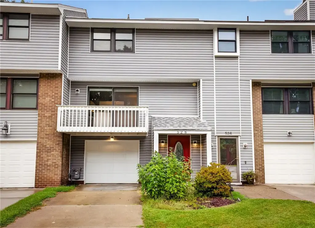 528 Hunters Path Road , South Fayette