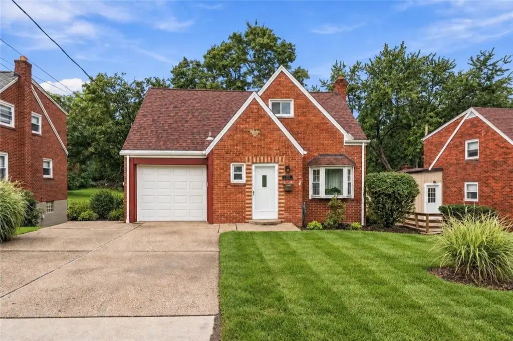 105 Green Oak Lane, Scott
