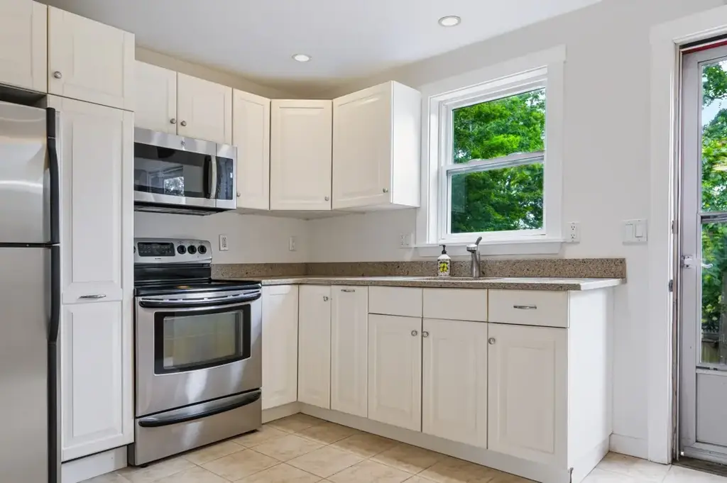 70 Carroll Ave # 1113, Newport