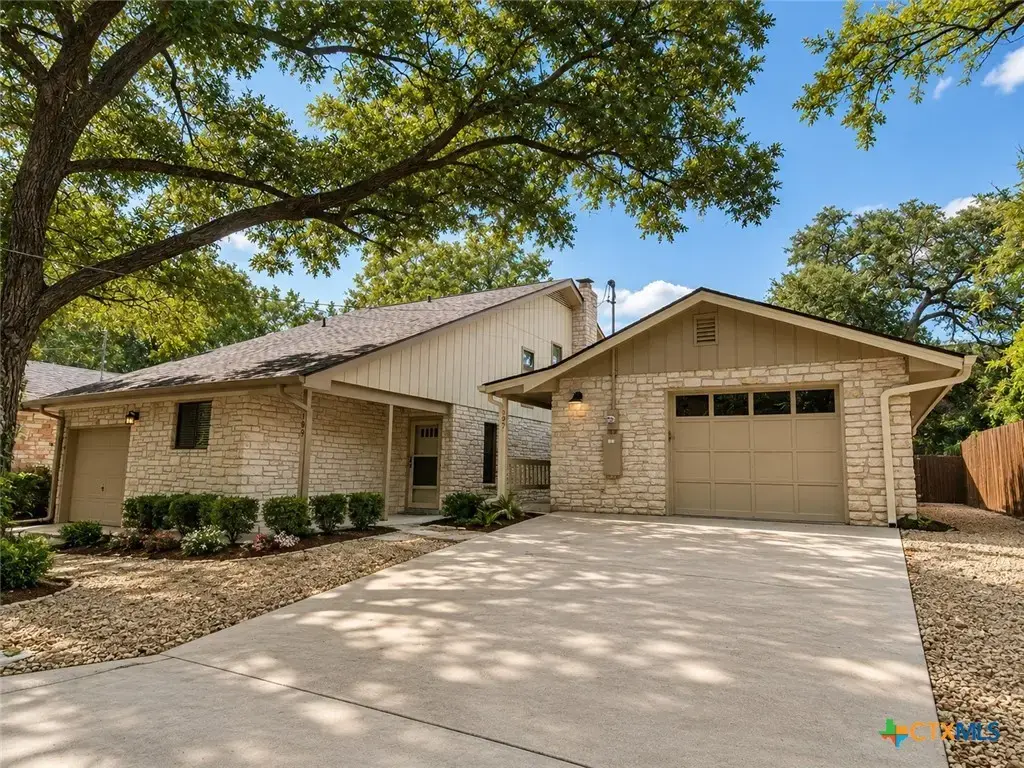 105 Blanco Street, San Marcos