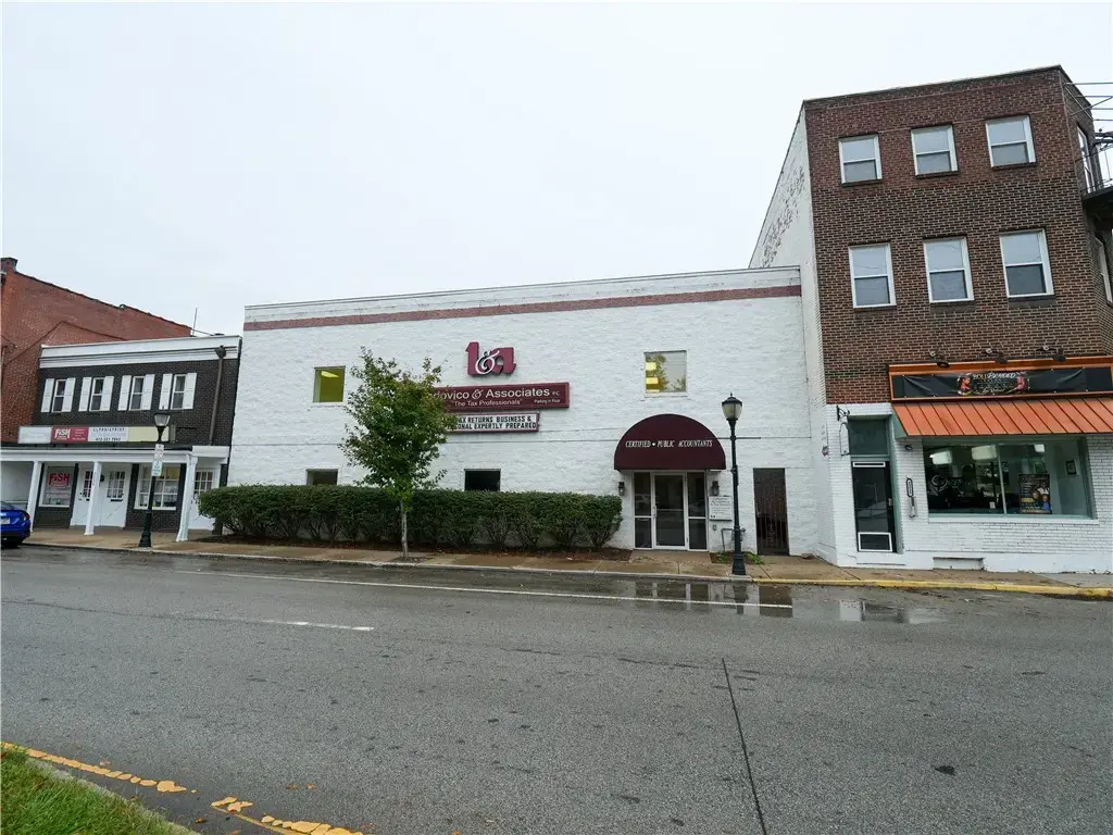 2211 Ardmore Boulevard, Forest Hills Boro