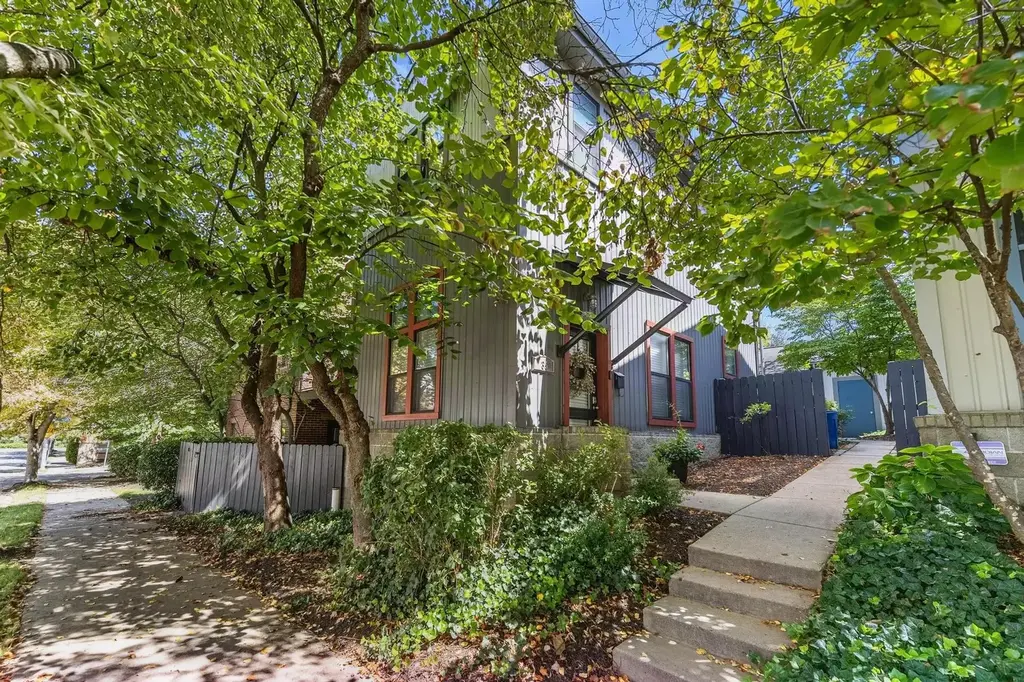 35 16th Street, South Side