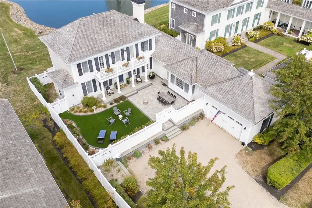 59 Carnegie Harbor Dr, Portsmouth