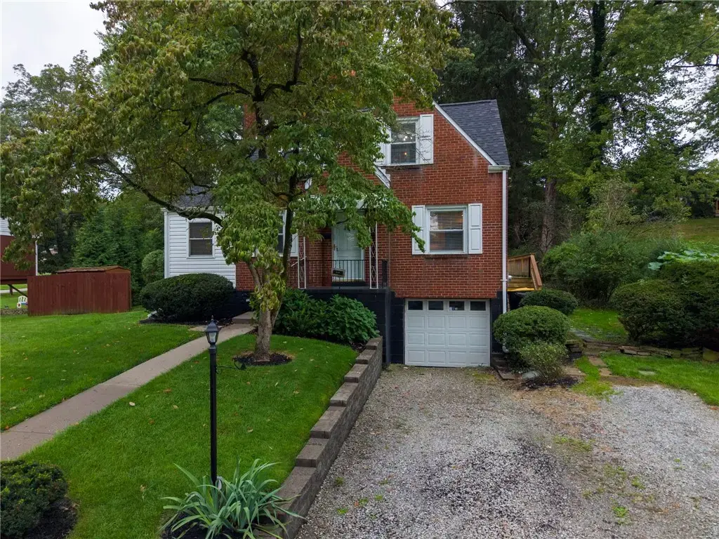 558 Glenrock Drive, Bethel Park