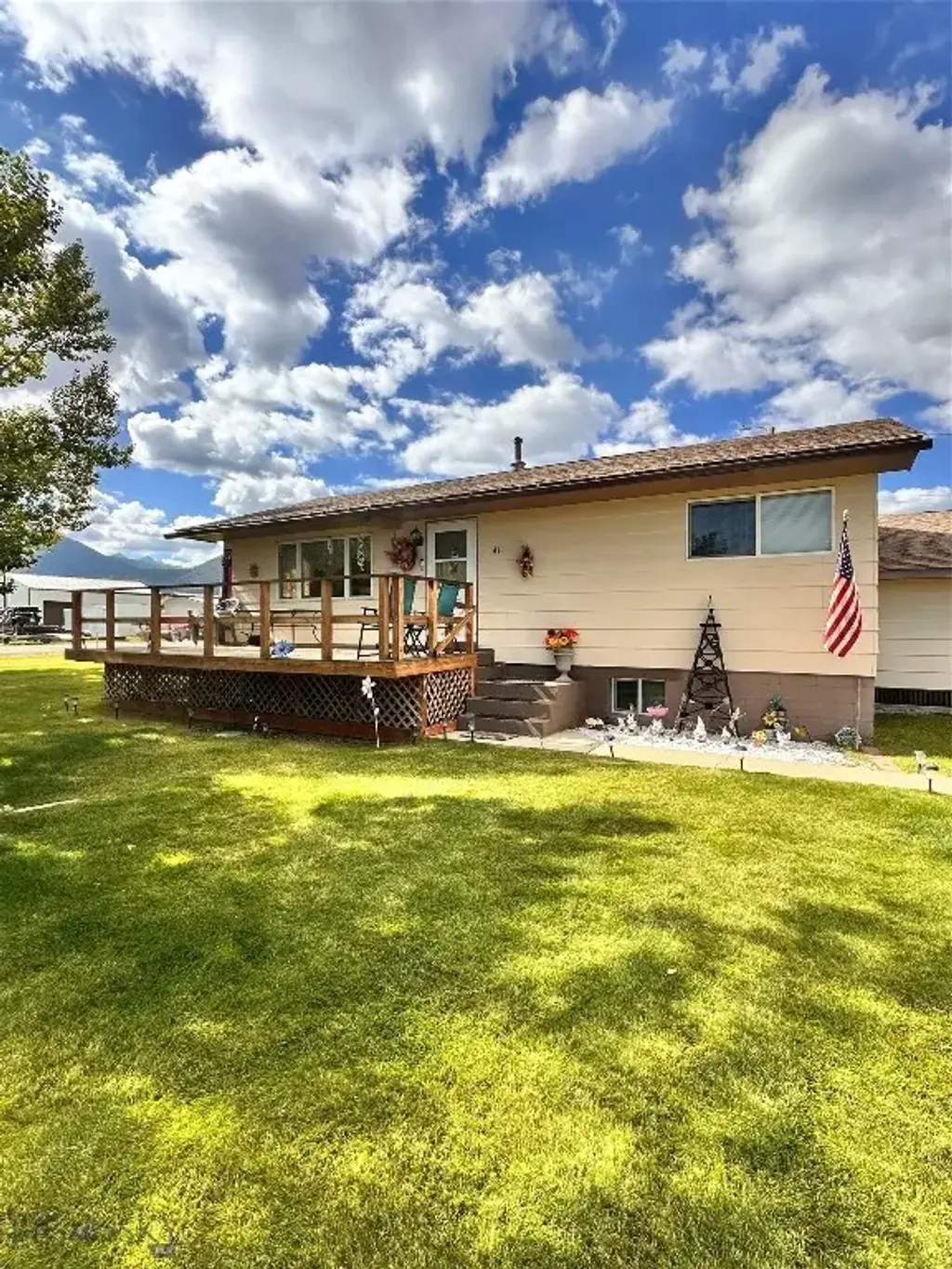 411 Mount Haggin Dr, Anaconda