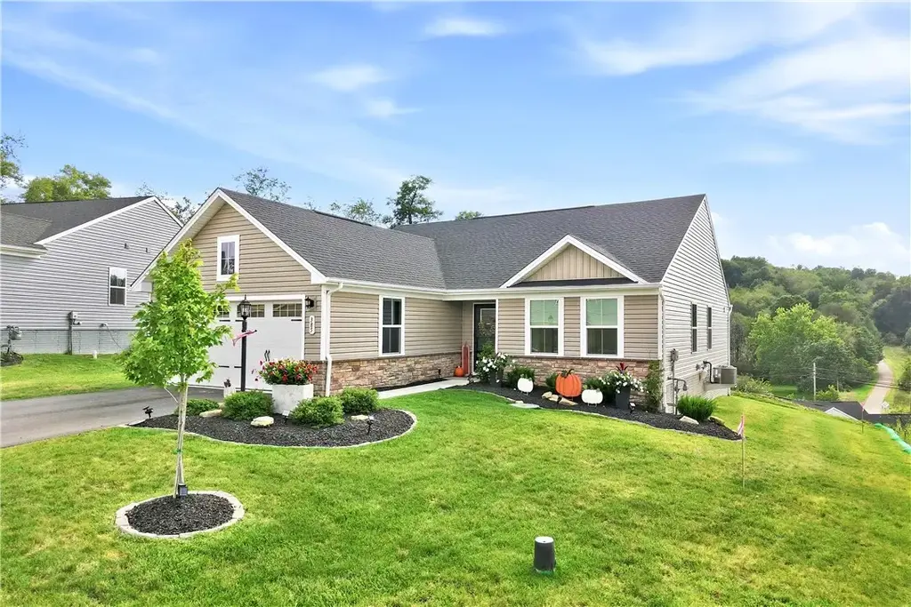 385 Horseshoe Loop, South Franklin