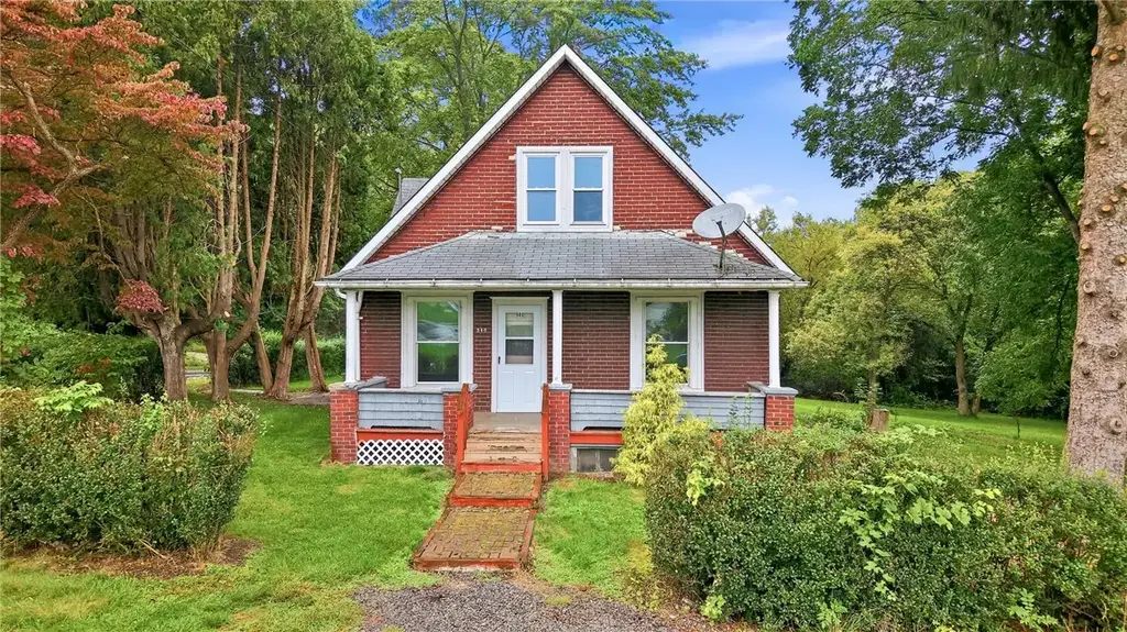 560 Sheridan Street , Hermitage