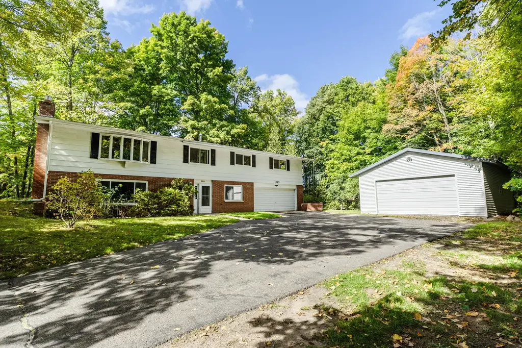 3179 Bluegill Rd, Rhinelander
