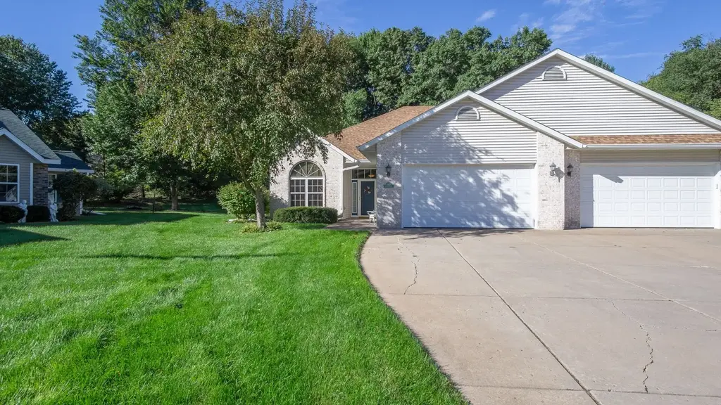 3808 Gables Court, Eau Claire
