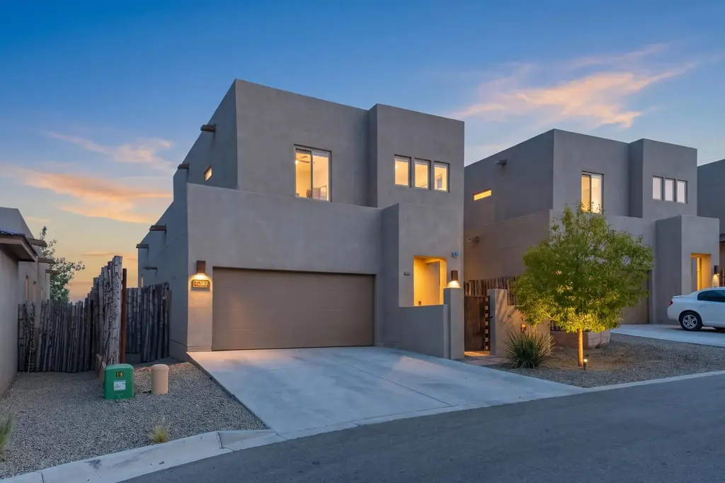 7240 Vista Serena Loop, Santa Fe