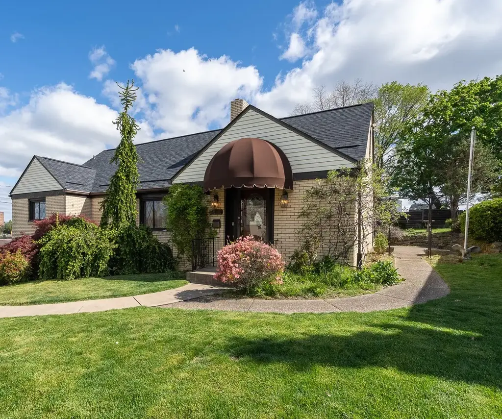 142 Green, Pleasant Hills