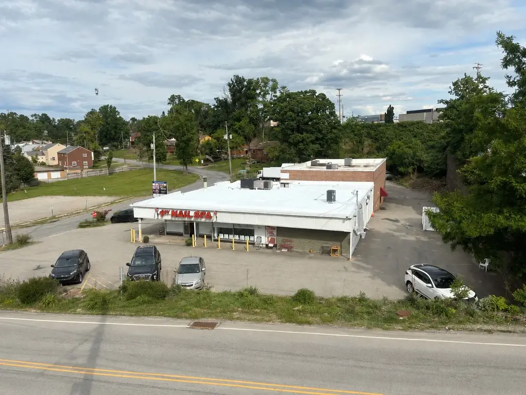 218 Center Road, Monroeville