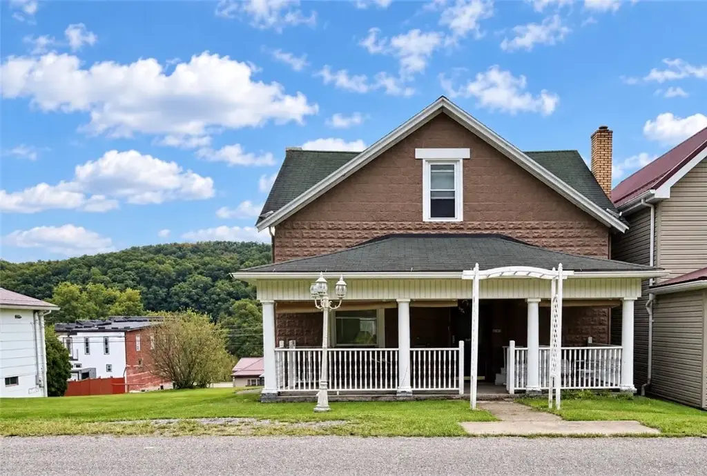 108 Clay Avenue , Pine