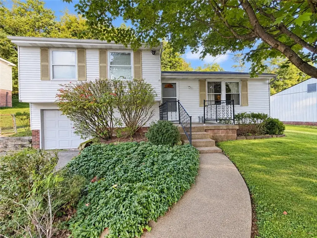 856 Mount Hood Drive , Plum Boro