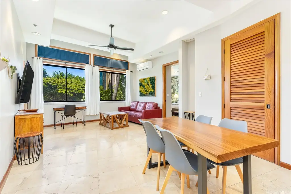 (unit #m300) 2045 Kalakaua Avenue, Honolulu