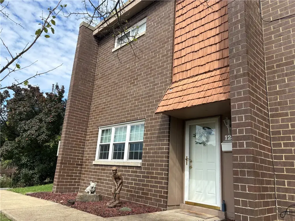125 Rivermont Court , Harmar