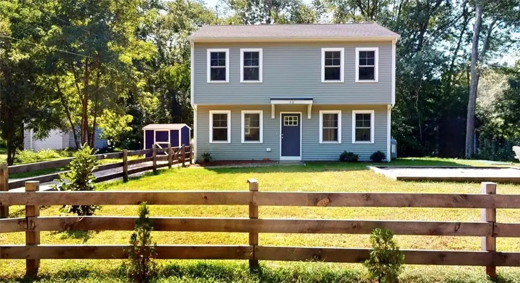 38 Vars Ln, Westerly