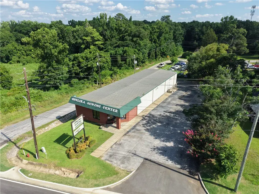 3305 Pepperell Pkwy, Opelika