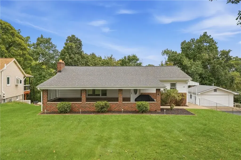 149 Delaware Drive , Twp of But NW