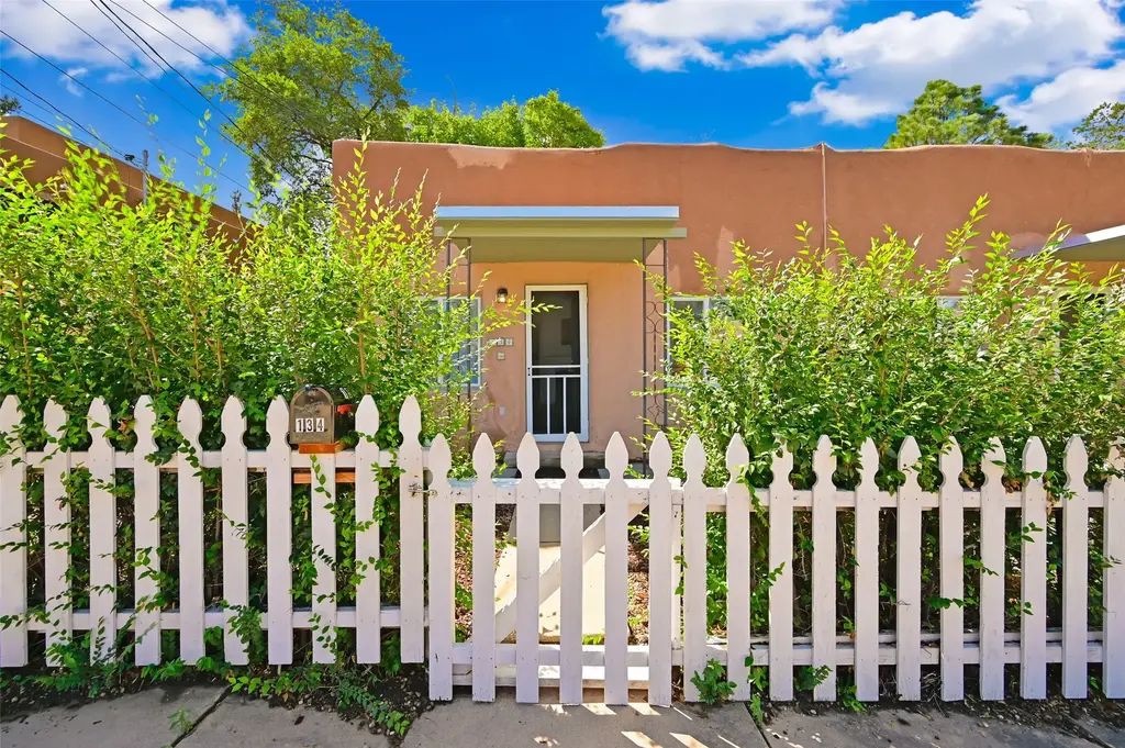 134 & 136 W Berger Street, Santa Fe