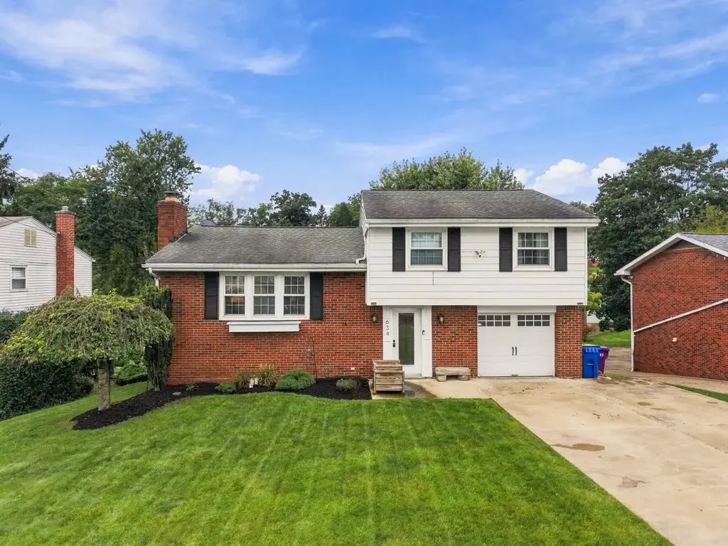 634 Presque Isle Drive, Plum Boro
