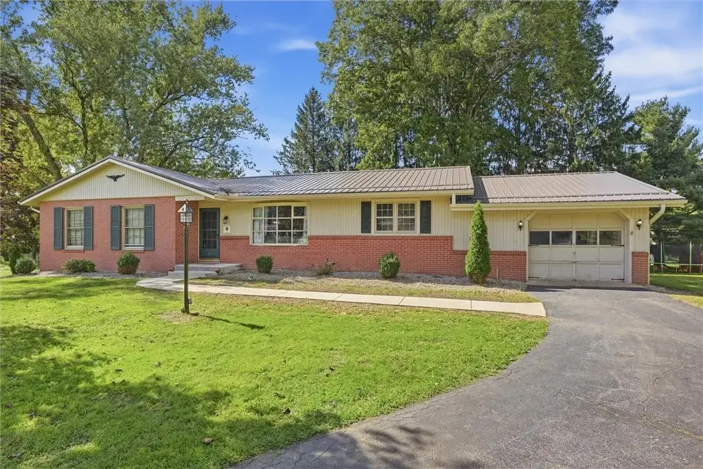 8 Hemlock Drive , Hempfield