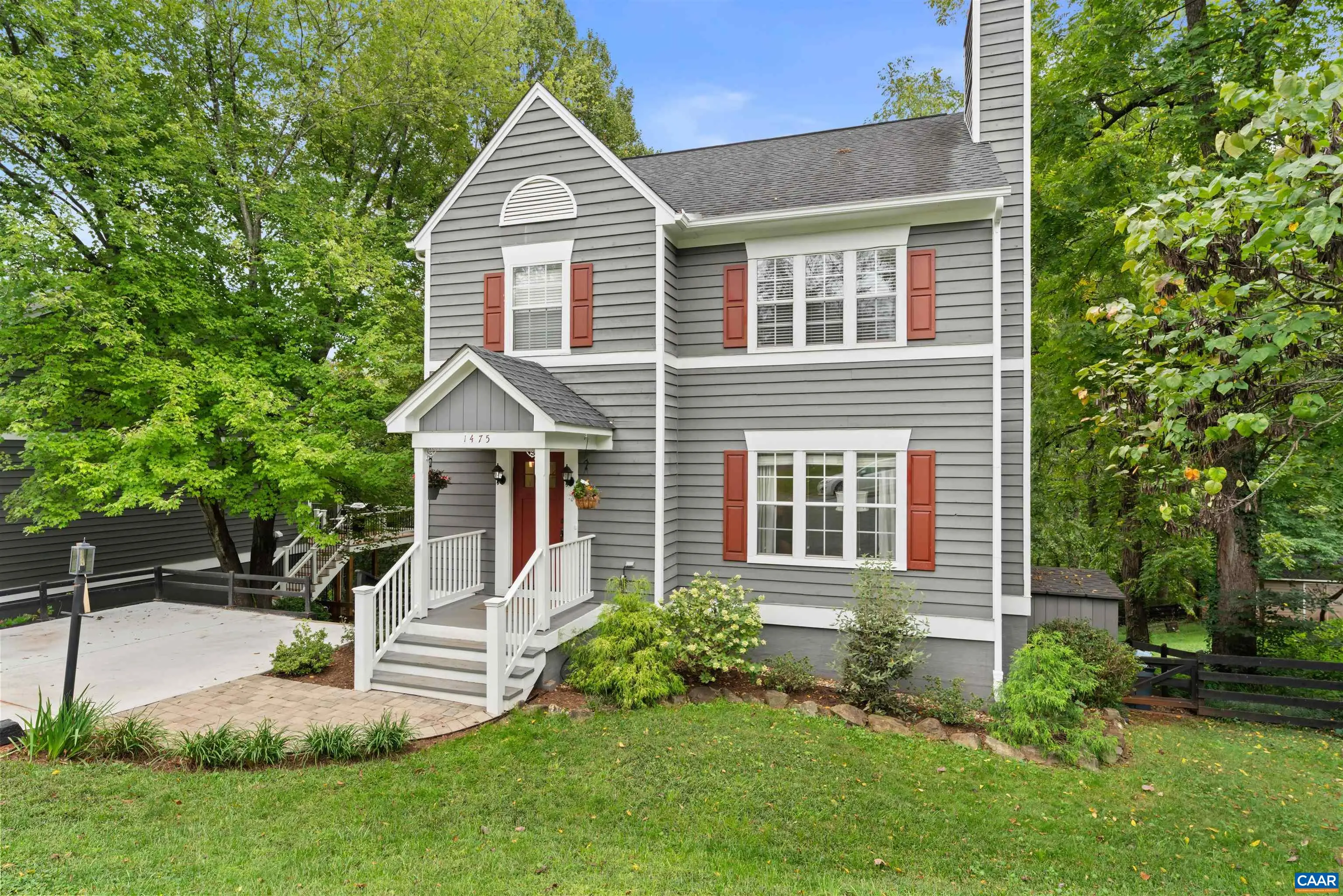 1475 Willow Lake Dr, Charlottesville