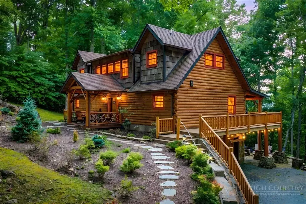 875 Eagles Nest Trail, Banner Elk