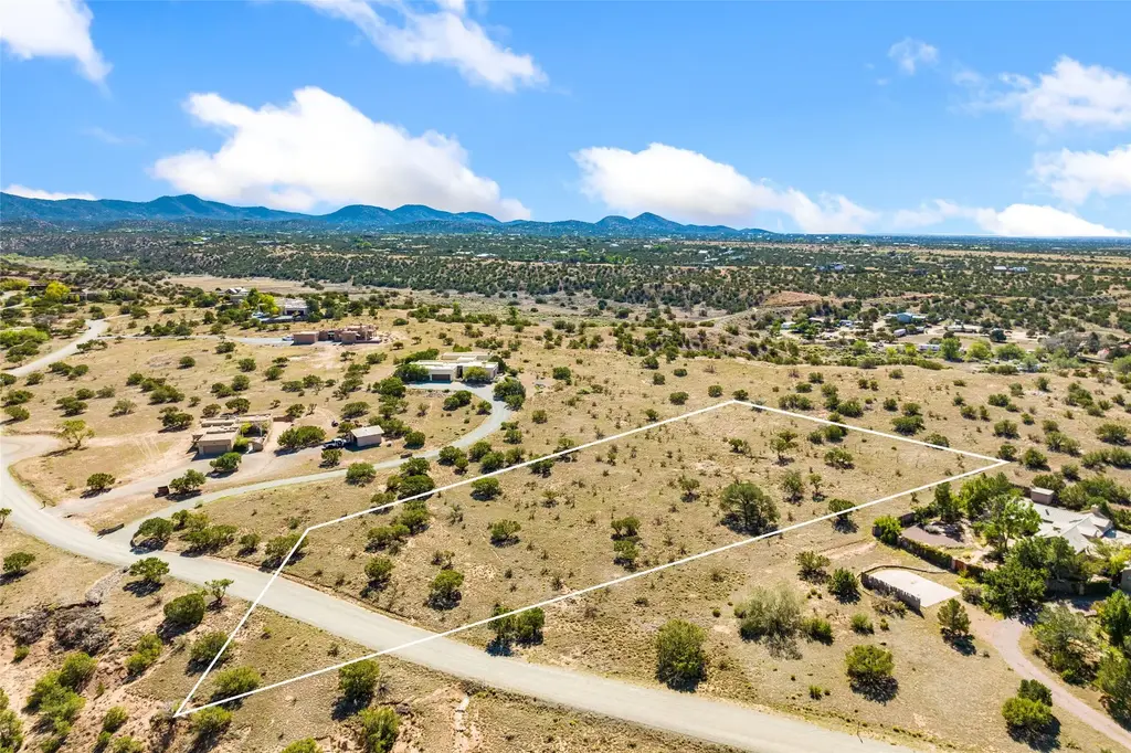 28 Vereda Serena, Lot 2, Santa Fe