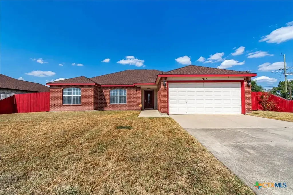 913 Gary Loop, Killeen