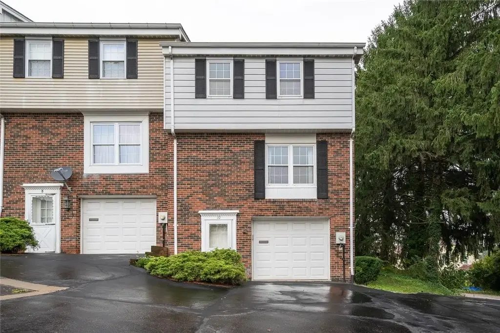 10 Walnut Court , Blawnox