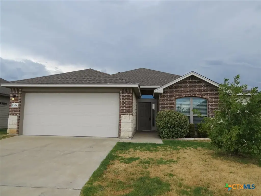 1304 Lakeway Crossing Drive, Temple