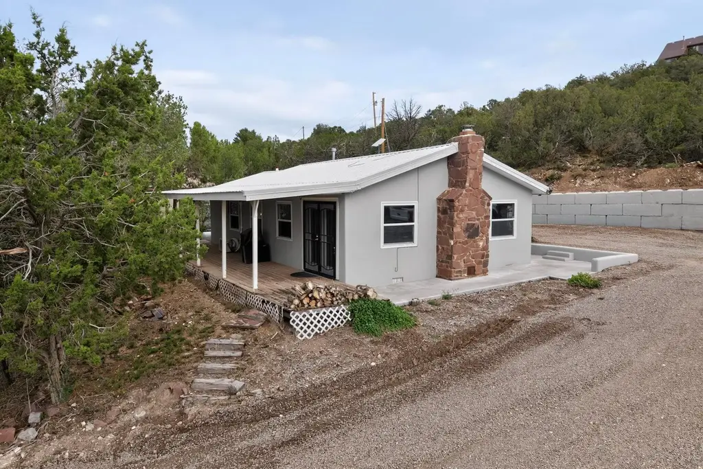 28 Camino Alto, Sandia Park