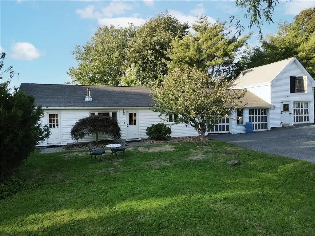 534 Aquidneck Ave # A, Middletown