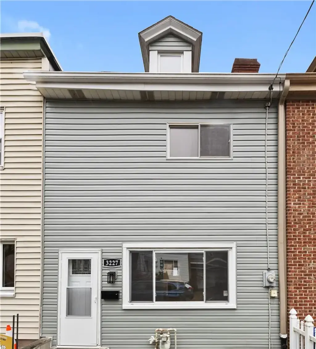 3227 Mary Street , South Side
