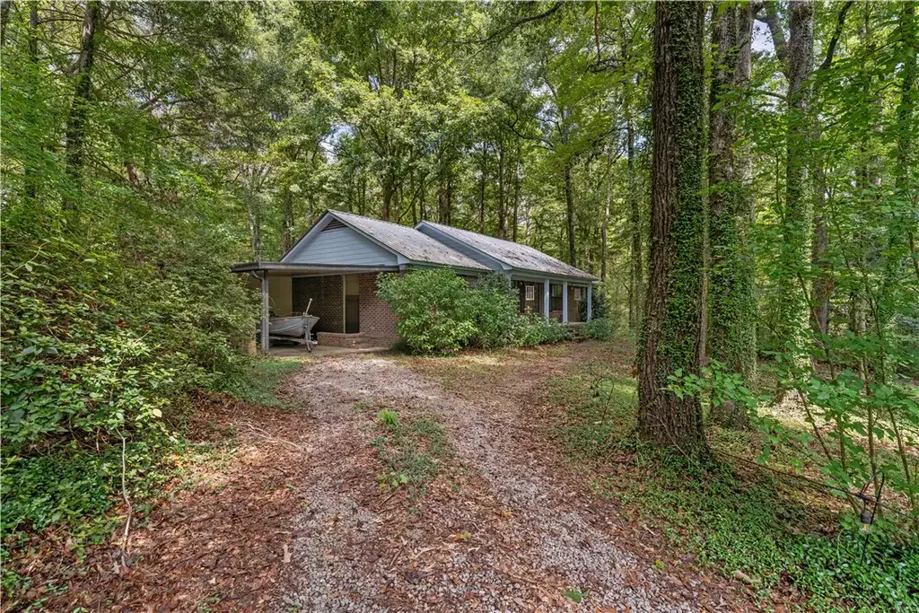 91 Lee Rd 862, Opelika