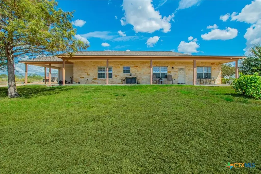 834 County Road 103, Rogers