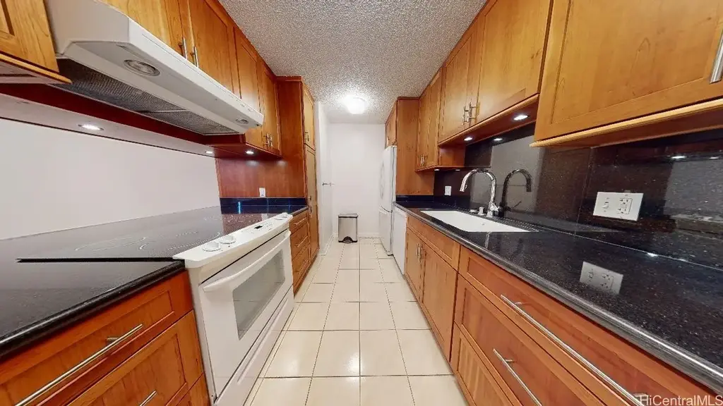 (unit #105) 2600 Pualani Way, Honolulu