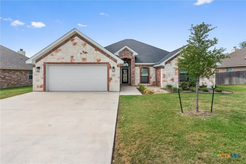 965 Northern Dancer Drive, Hewitt