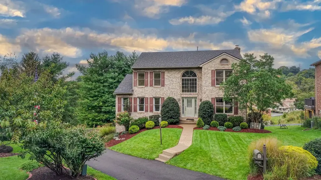 704 Red Barn Court, Bethel Park