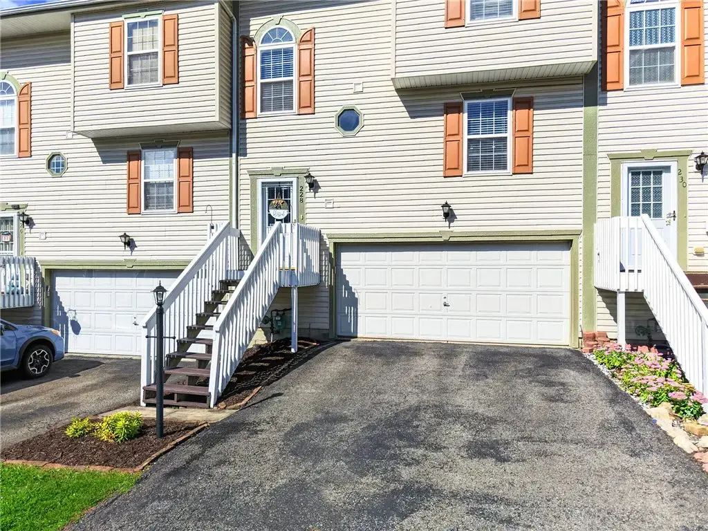 228 Scenic Hill, Carnegie
