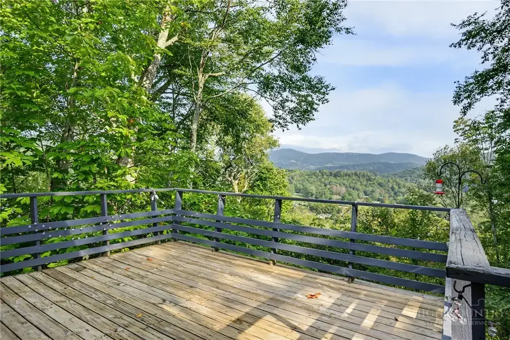 121 Park Lane, Sugar Mountain