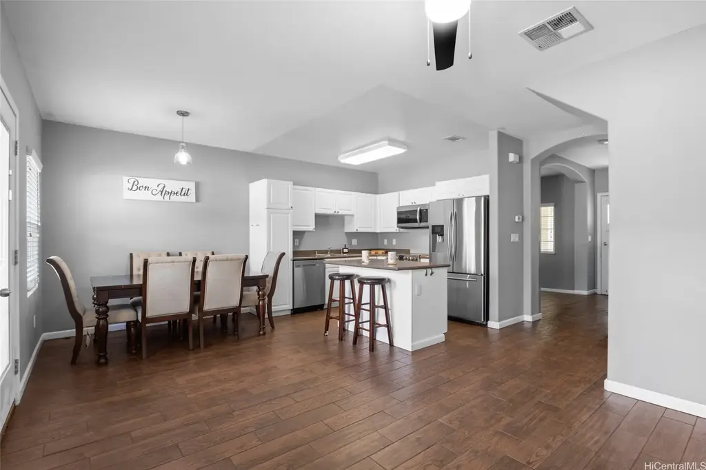 (unit #304) 91-1009 Kaipalaoa Street, Ewa Beach