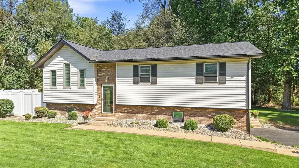 725 Niagara Trail , Coolspring