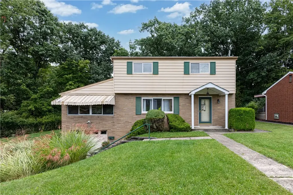 1203 Vivjon Drive , West Homestead