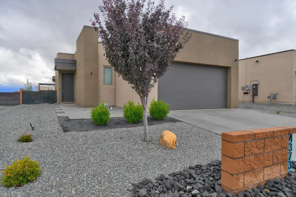 4373 Lauren Loop Ne, Rio Rancho