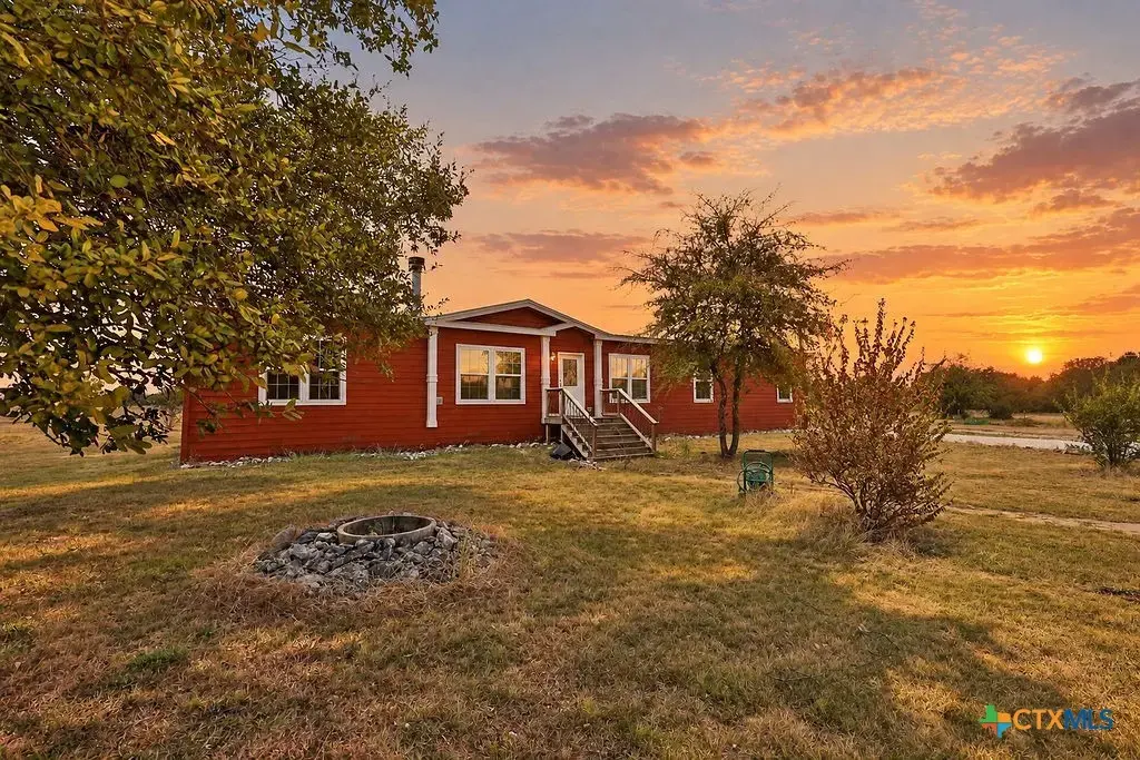 5758 Lakeaire Boulevard, Temple