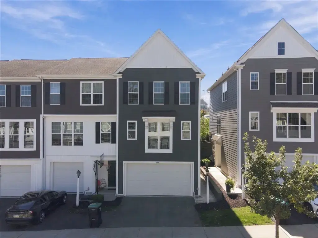 1143 Sray Lane , South Fayette
