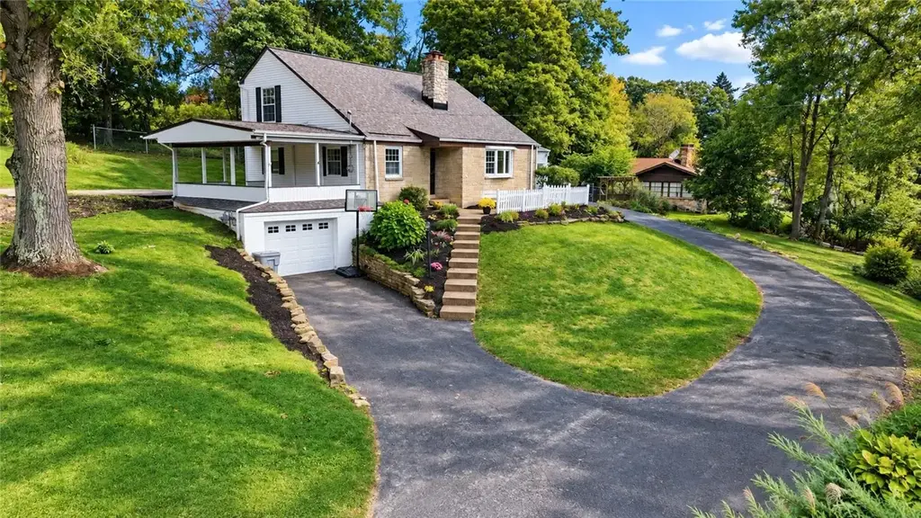 318 Center Church Road, Peters